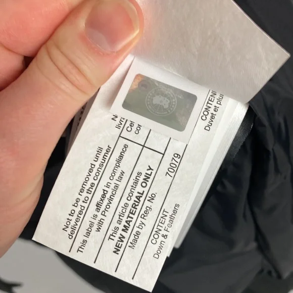 Excellent Preowned Condition Canada Goose Black Ski & Snow Jacket - Picture 3 of 11